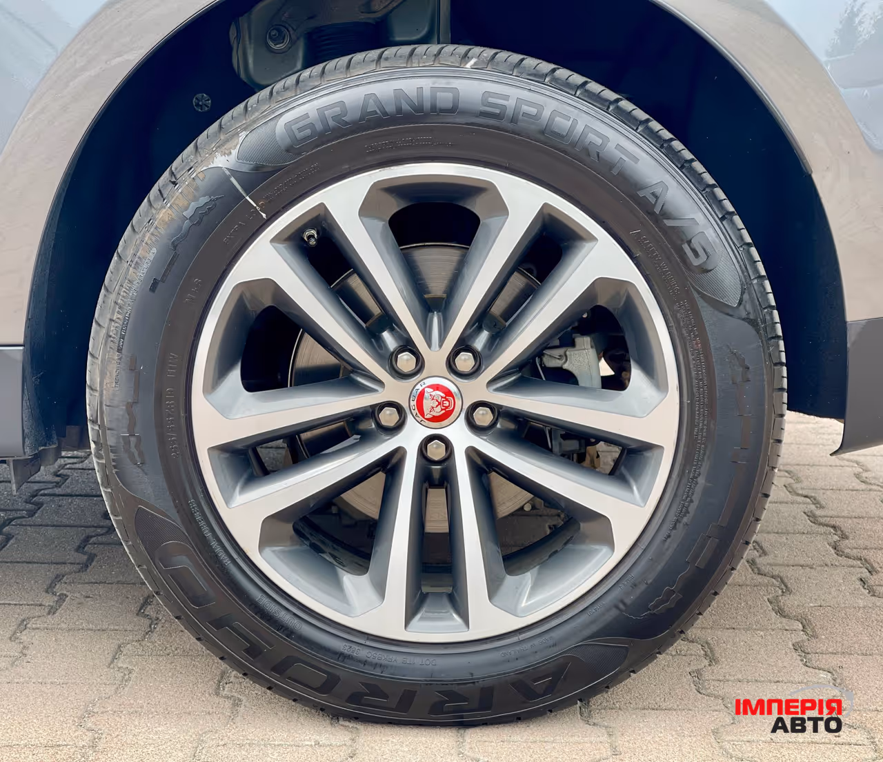 Jaguar F-Pace - фото 14