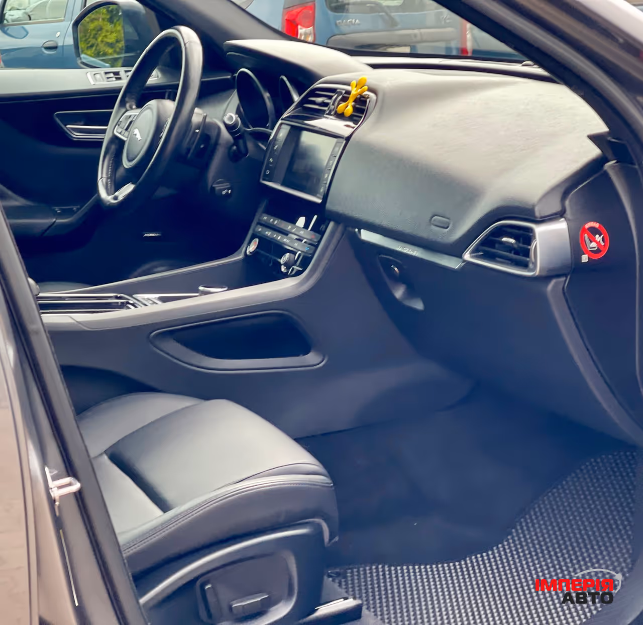 Jaguar F-Pace - фото 40