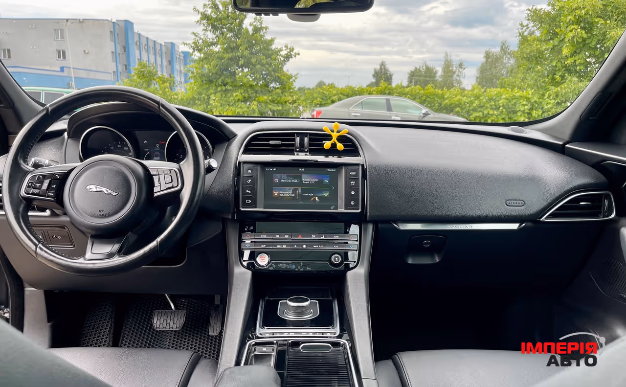 Jaguar F-Pace - фото 56