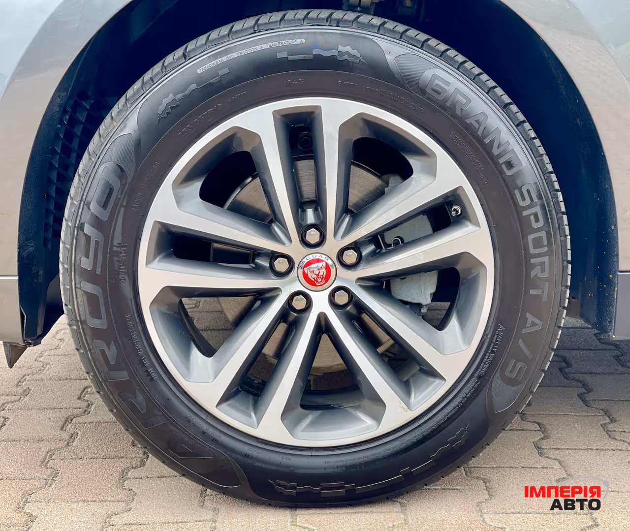 Jaguar F-Pace - фото 15