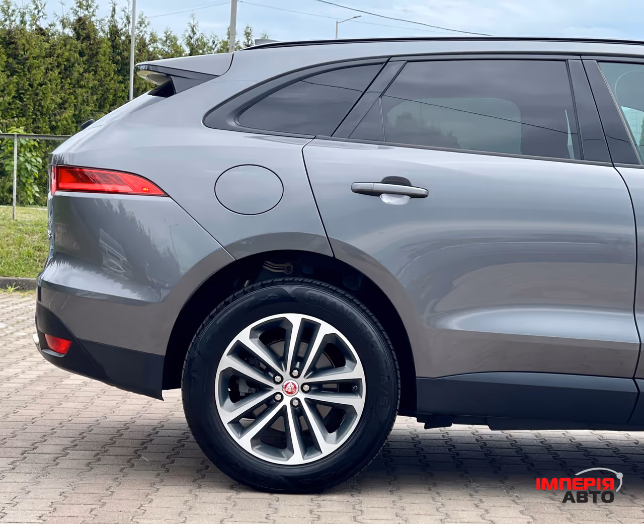 Jaguar F-Pace - фото 17