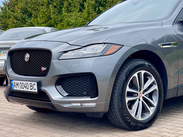 Jaguar F-Pace - фото 5