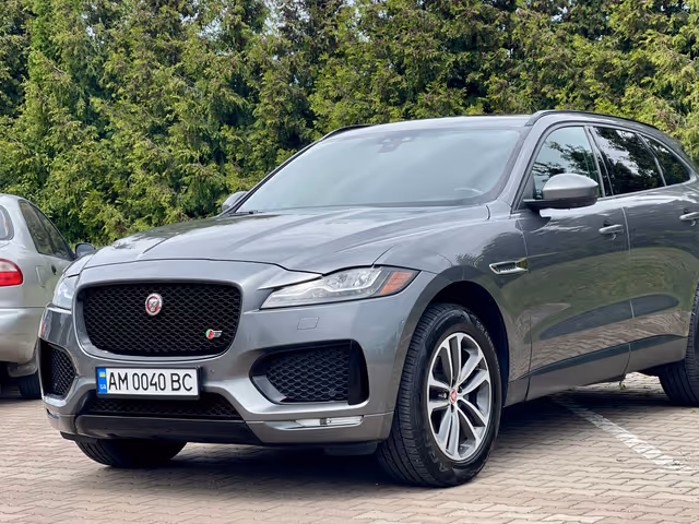 Jaguar F-Pace - фото 4