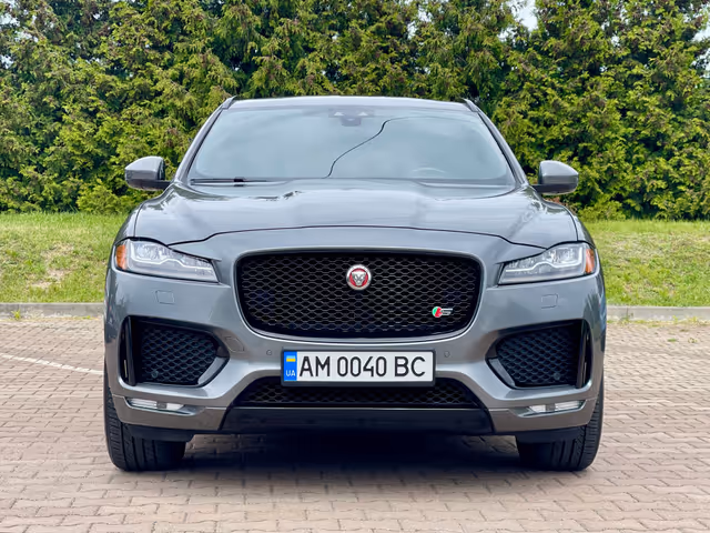 Jaguar F-Pace - фото 2