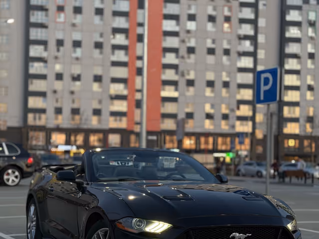 Ford Mustang - фото 1