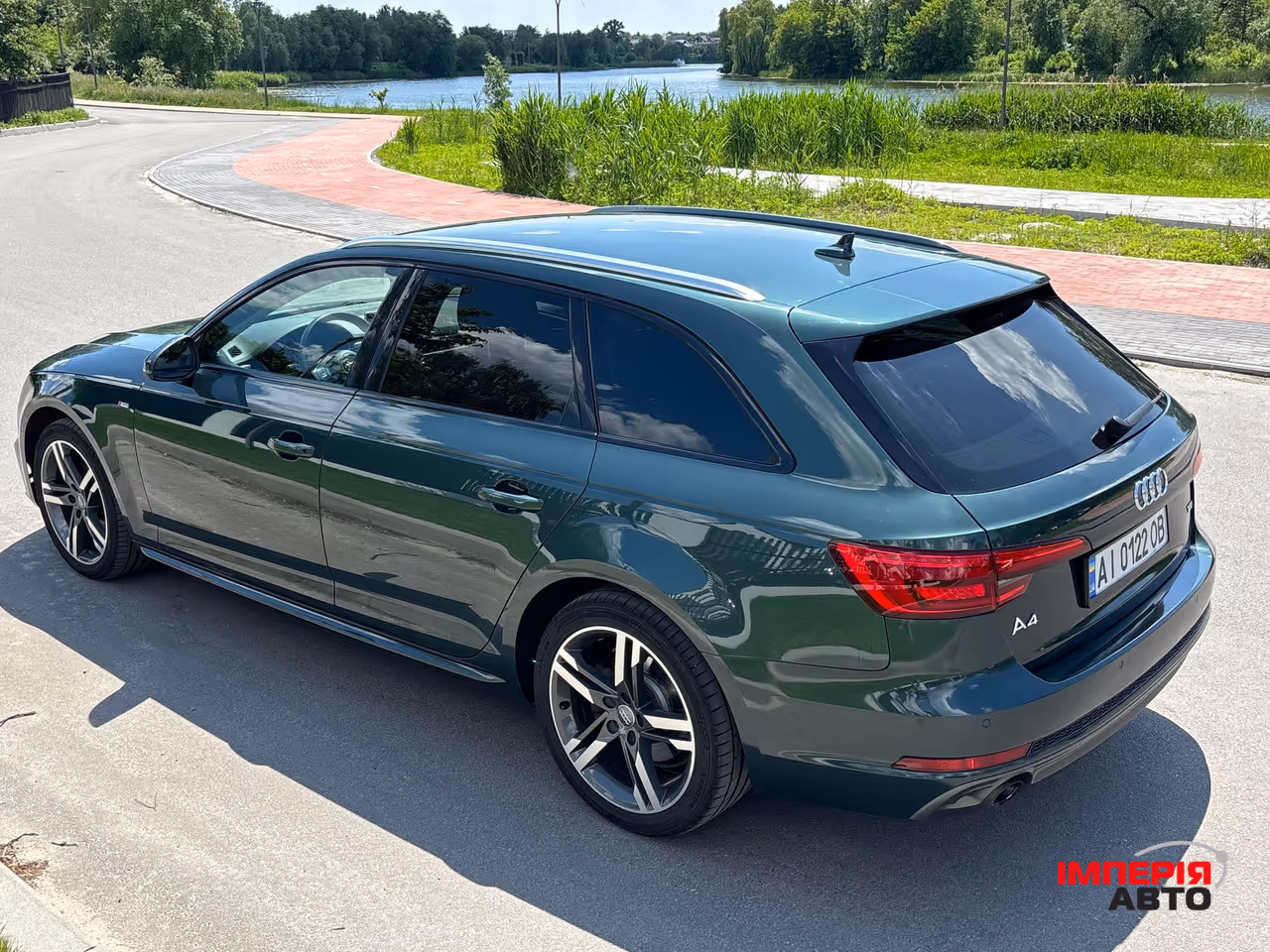 Audi A4 - фото 4