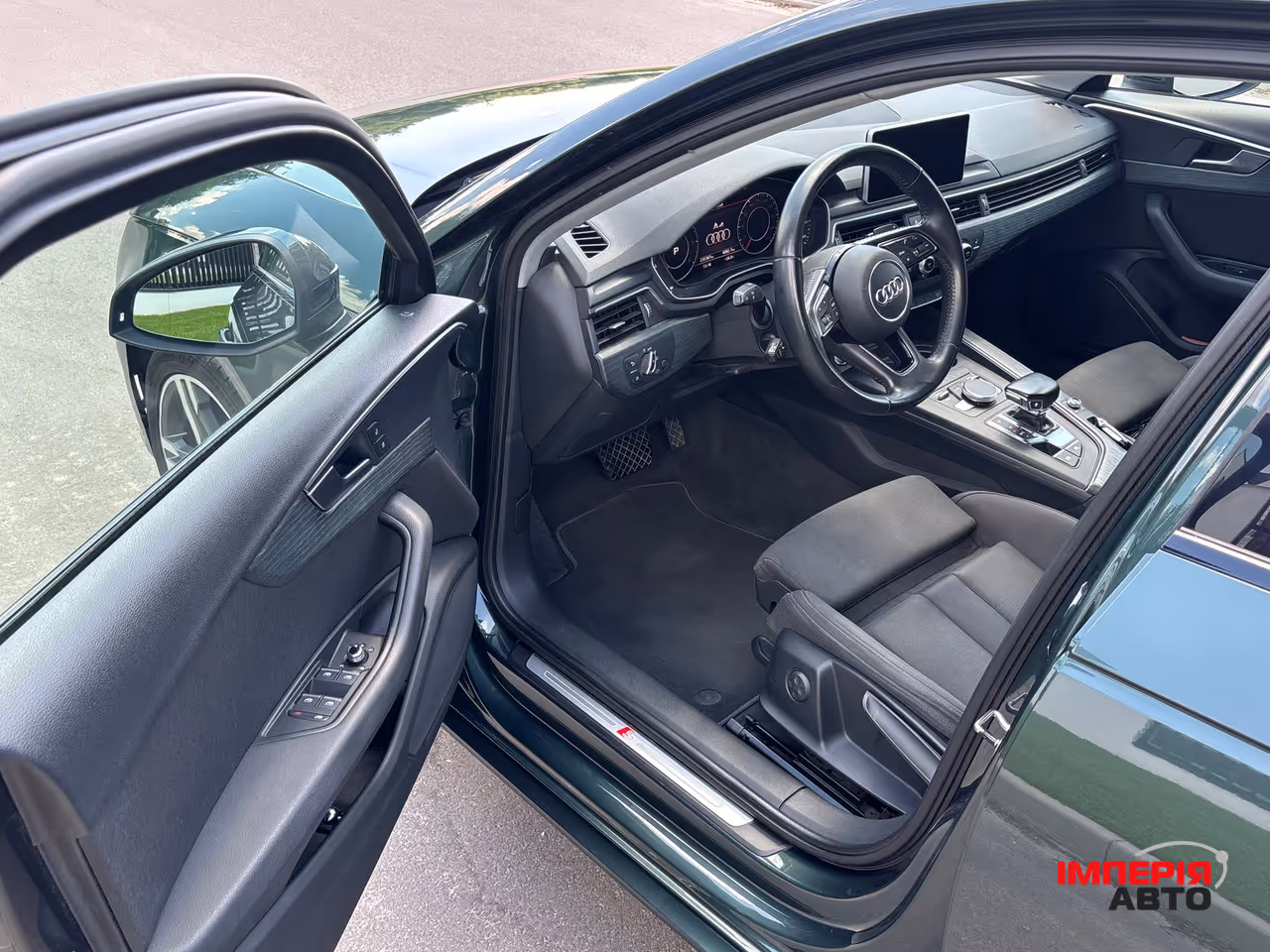 Audi A4 - фото 5