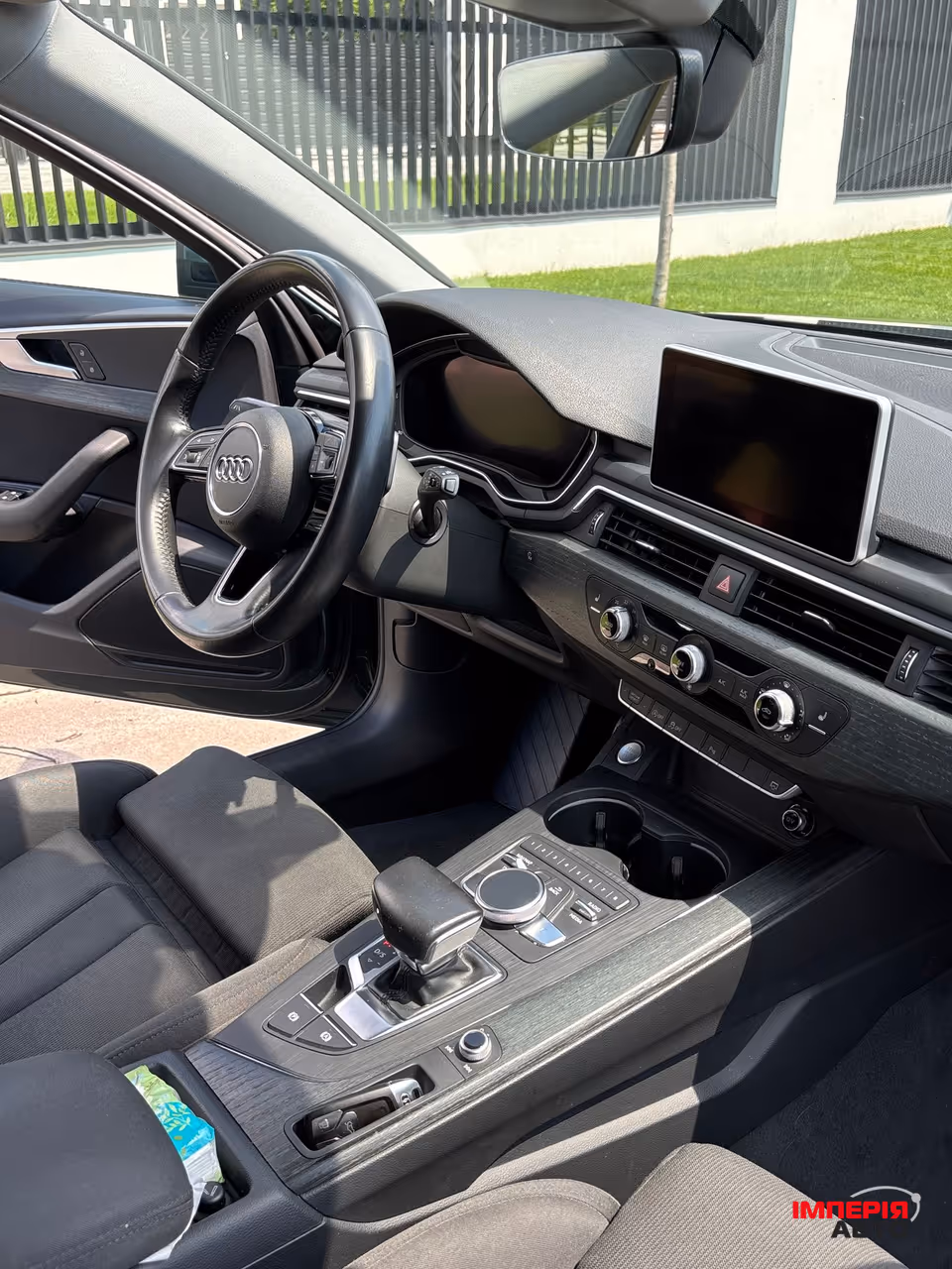 Audi A4 - фото 7