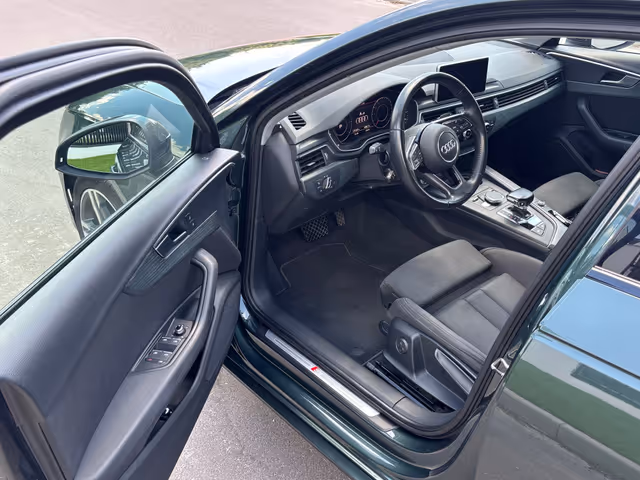 Audi A4 - фото 5