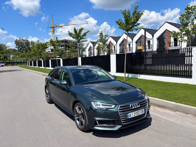 Audi A4 - фото 1