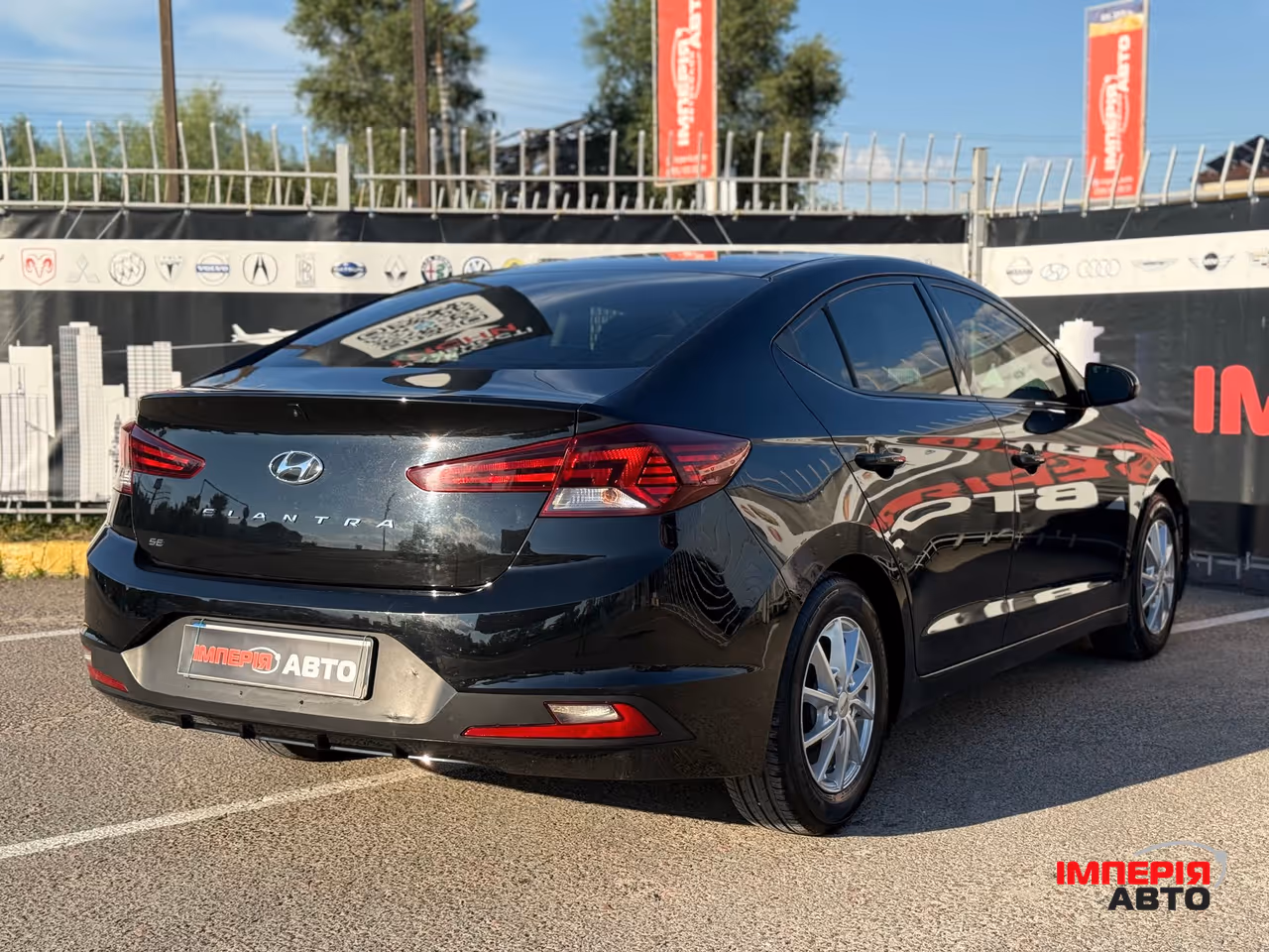 Hyundai Elantra - фото 4