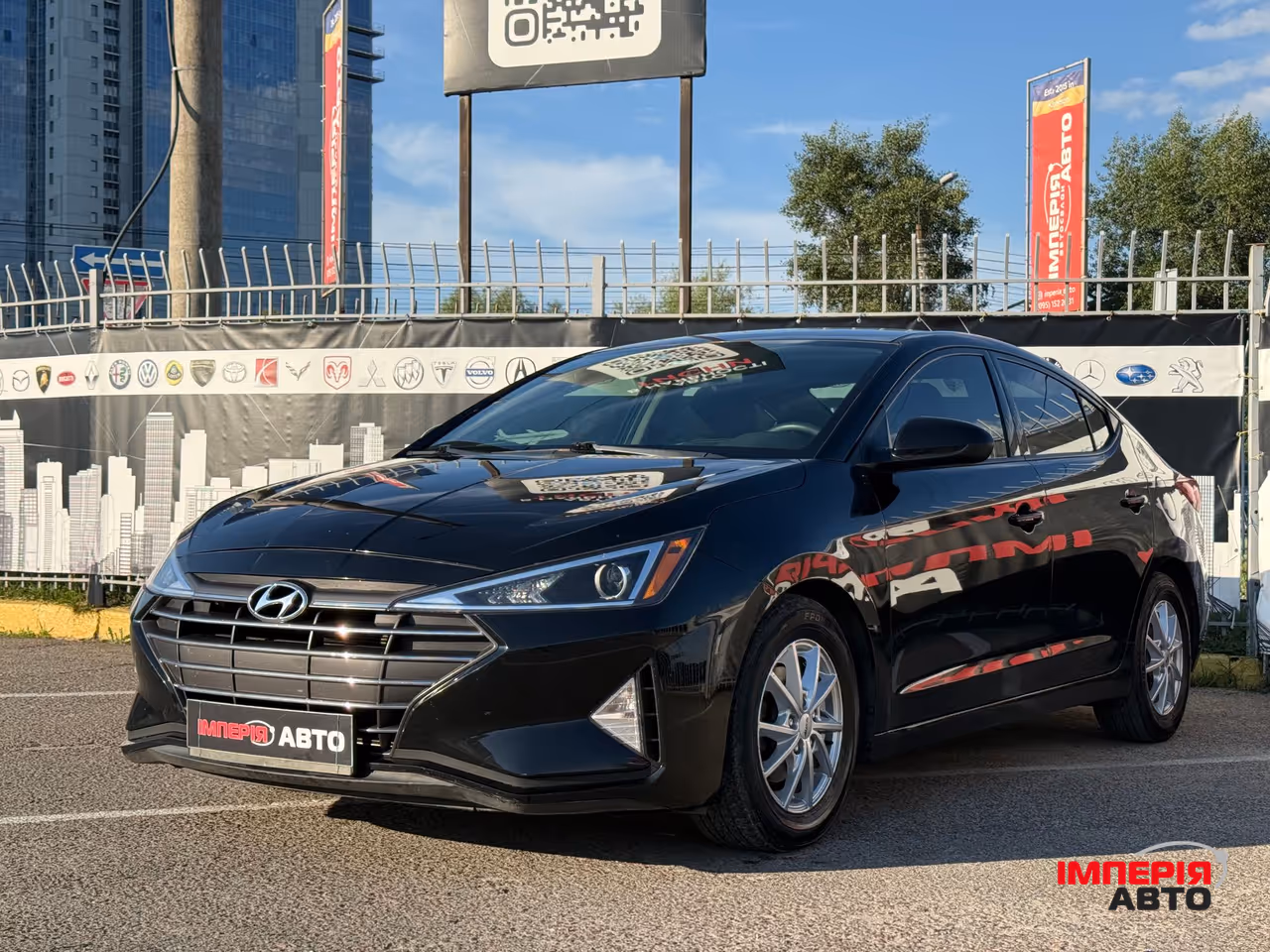 Hyundai Elantra - фото 1