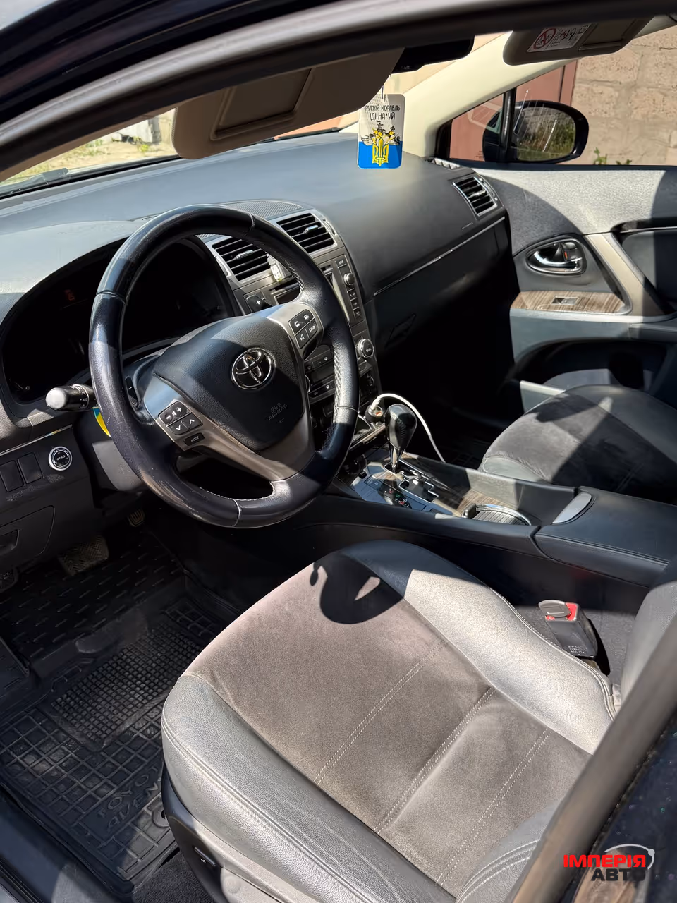 Toyota Avensis - фото 5