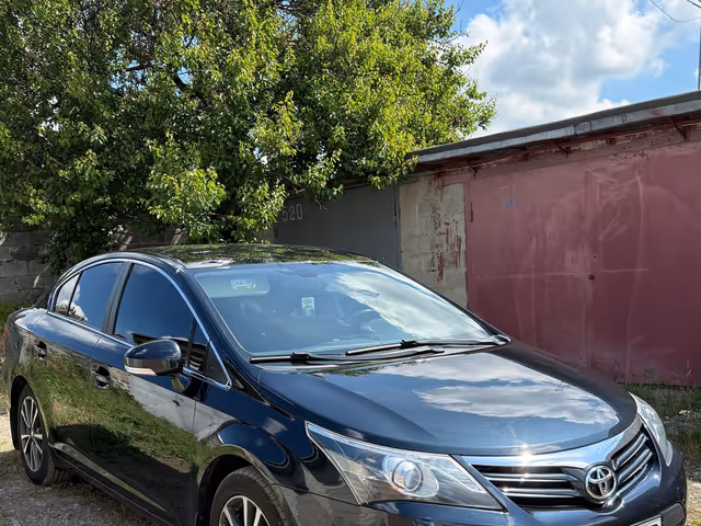 Toyota Avensis - фото 1