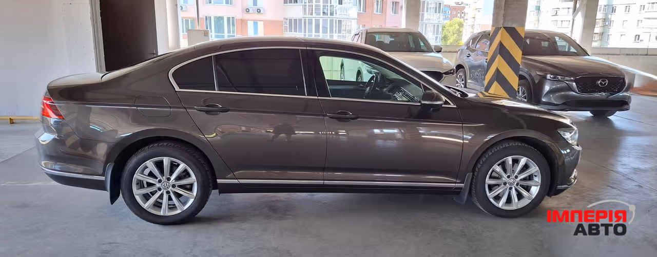 Volkswagen Passat - фото 7