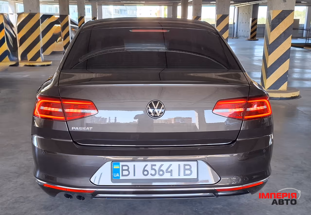 Volkswagen Passat - фото 4