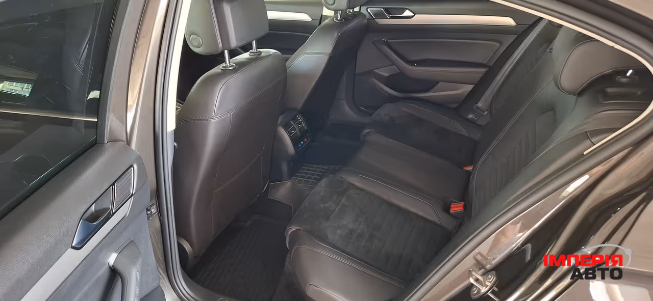 Volkswagen Passat - фото 14