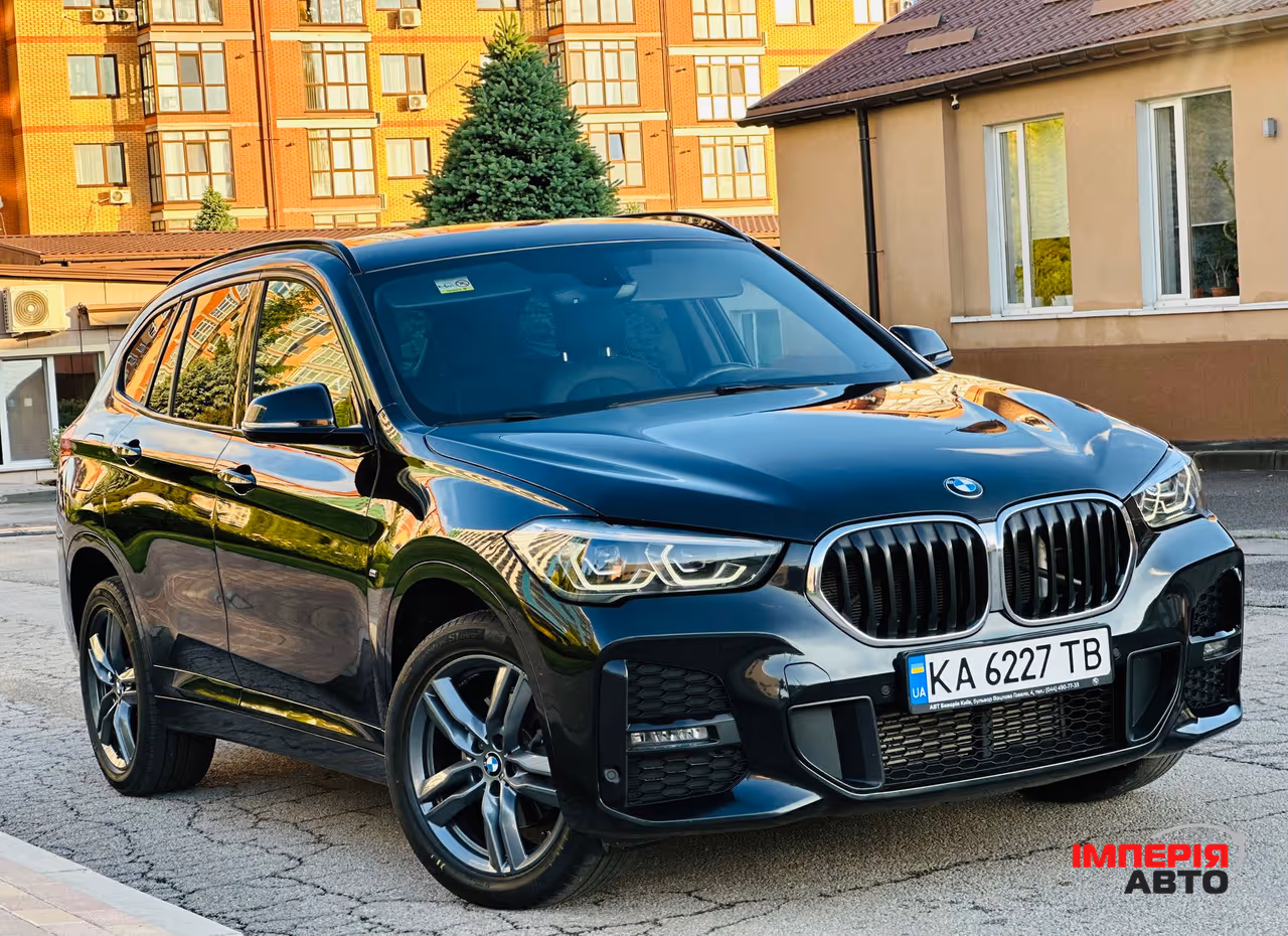 BMW X1 - фото 1