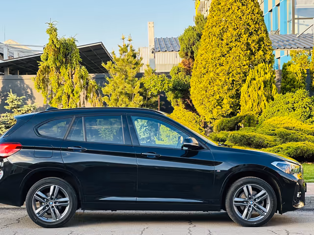BMW X1 - фото 4