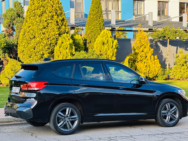 BMW X1 - фото 5