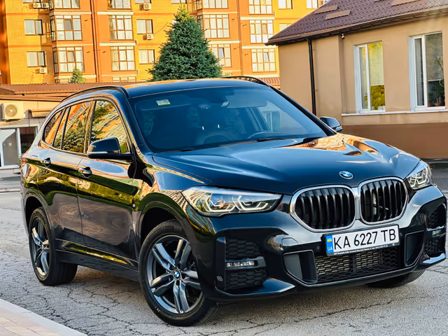 BMW X1 - фото 1
