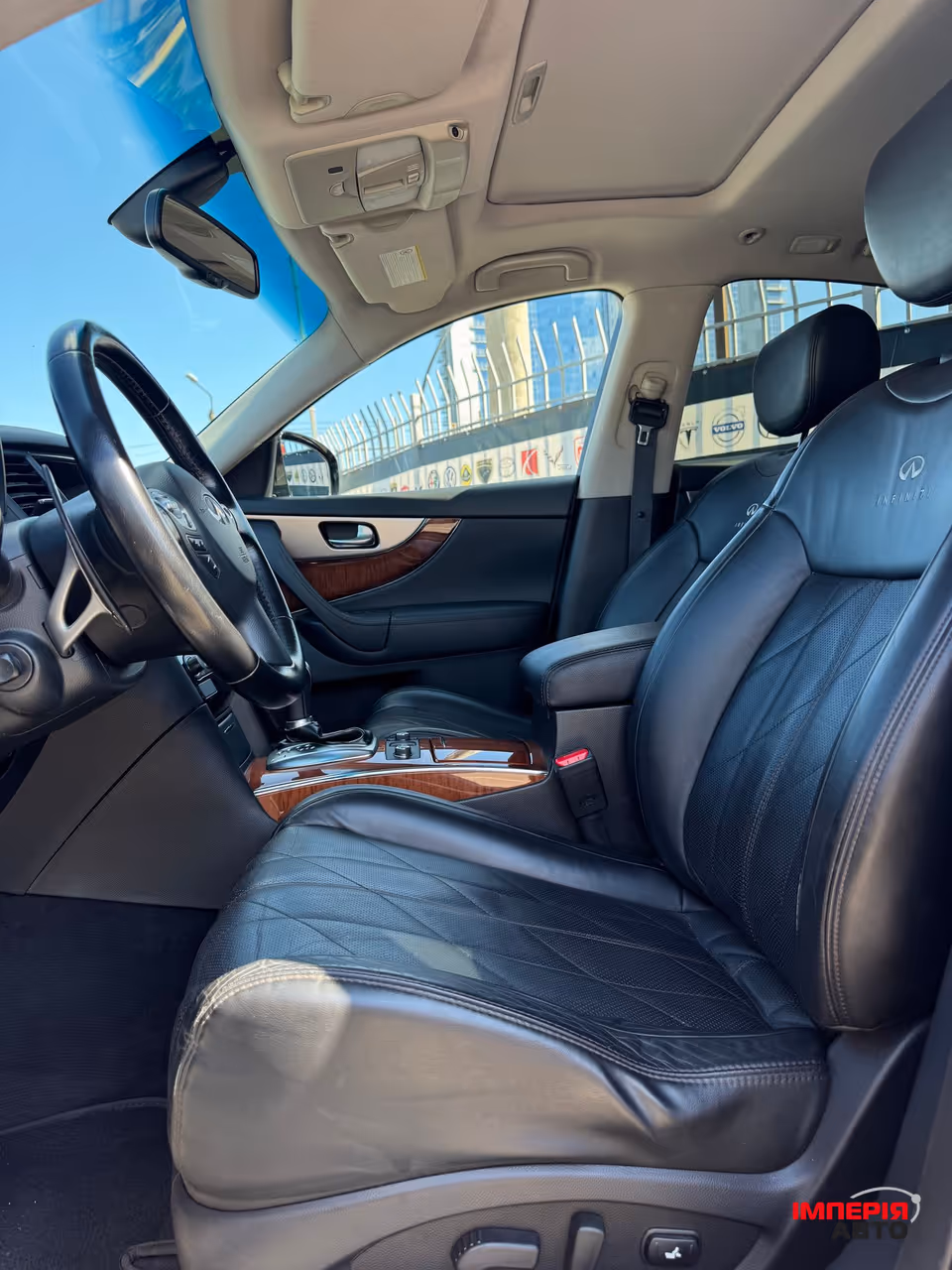 Infiniti FX - фото 8