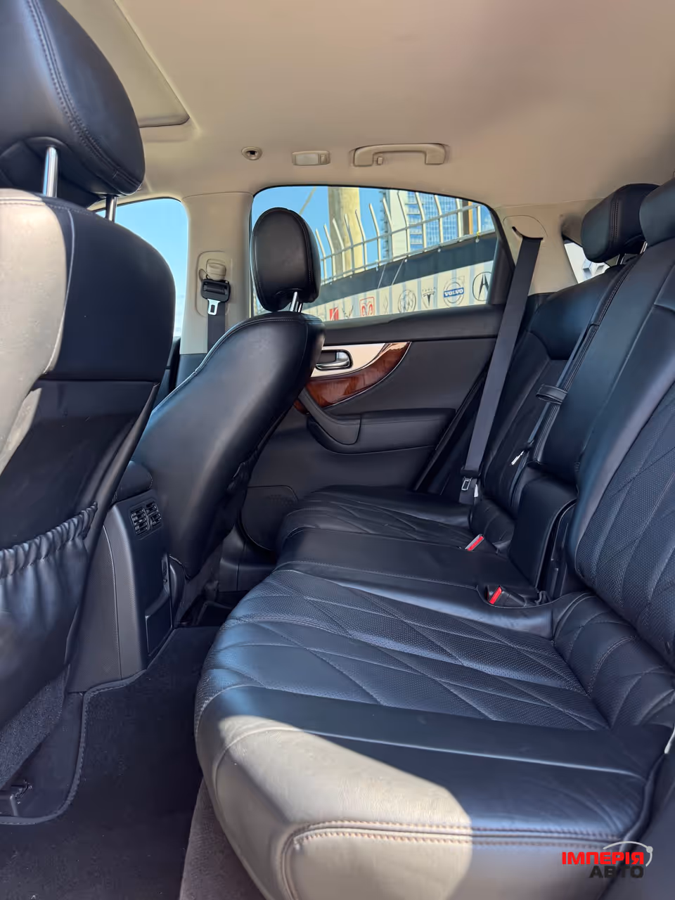 Infiniti FX - фото 10