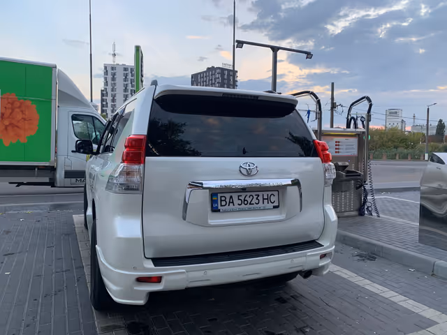 Toyota Land Cruiser Prado - фото 4
