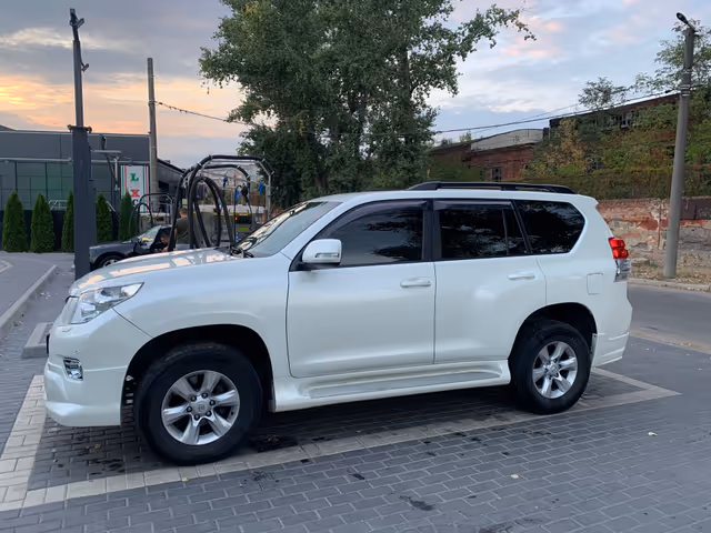 Toyota Land Cruiser Prado - фото 2