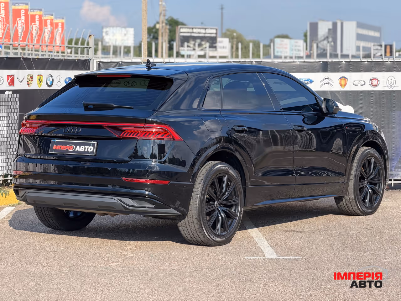 Audi Q8 - фото 6