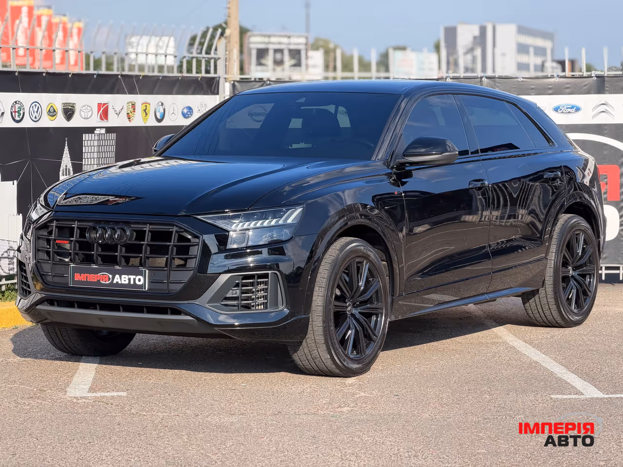 Audi Q8 - фото 1