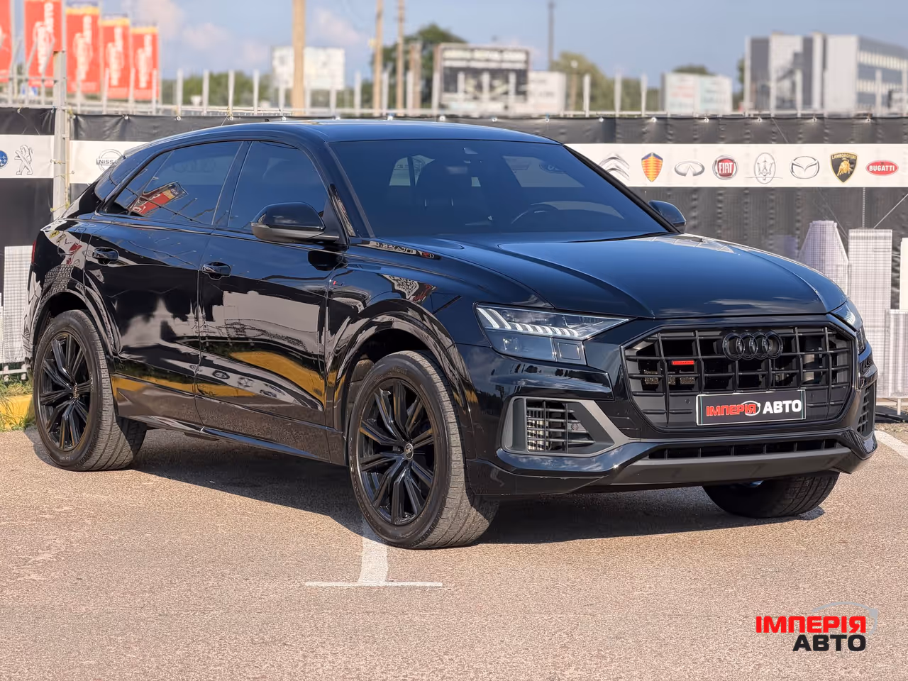Audi Q8 - фото 3