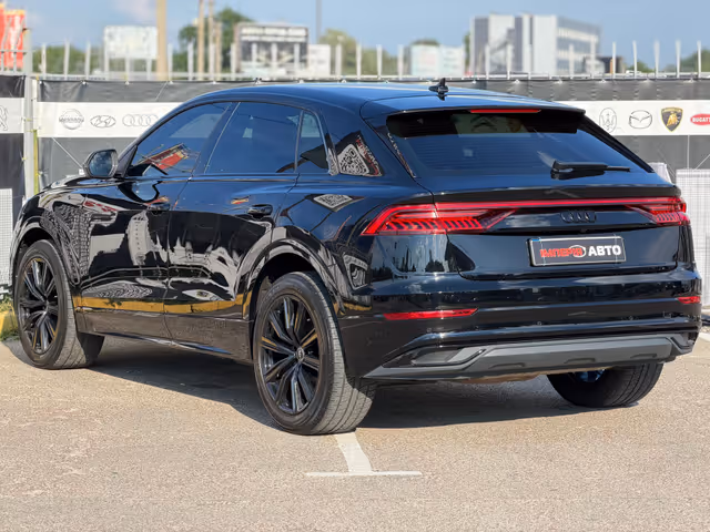 Audi Q8 - фото 4