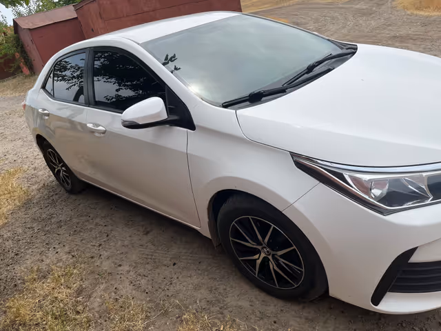 Toyota Corolla - фото 2
