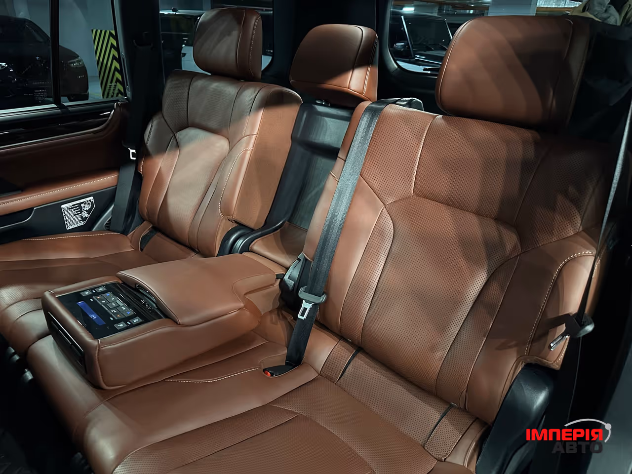 Lexus LX - фото 10