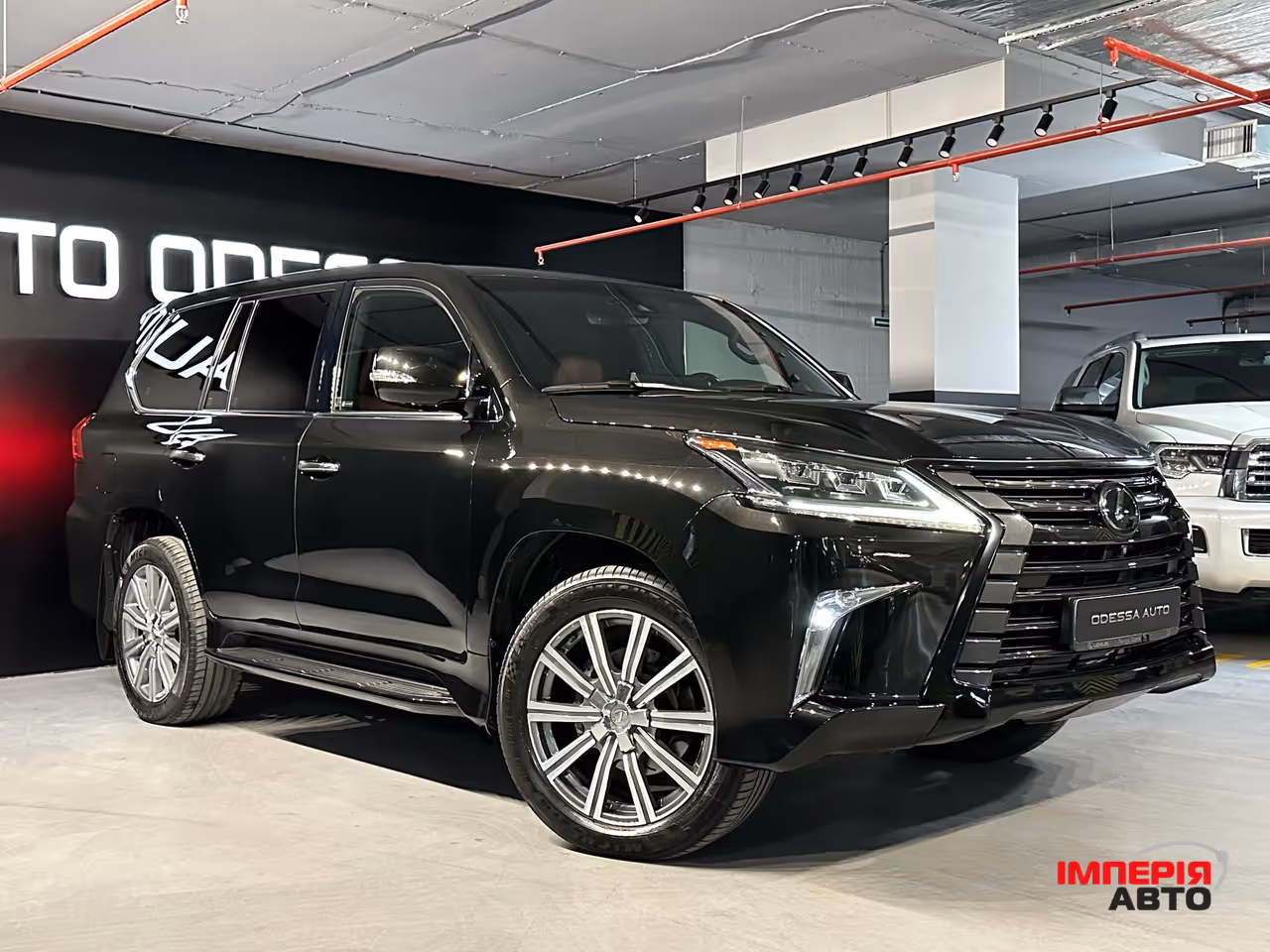 Lexus LX - фото 2