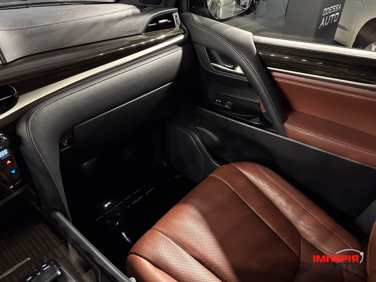 Lexus LX - фото 18