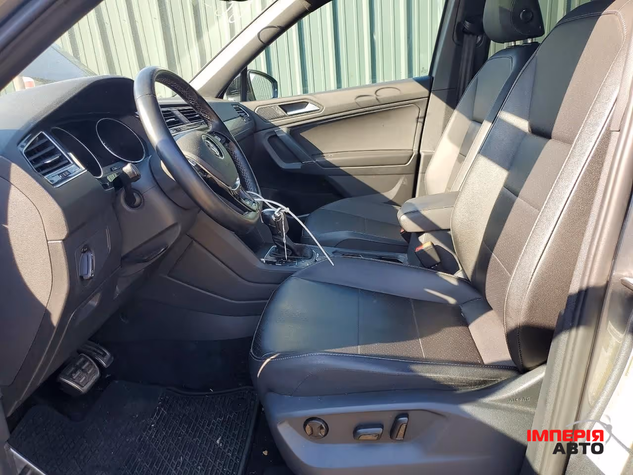 Volkswagen Tiguan - фото 7