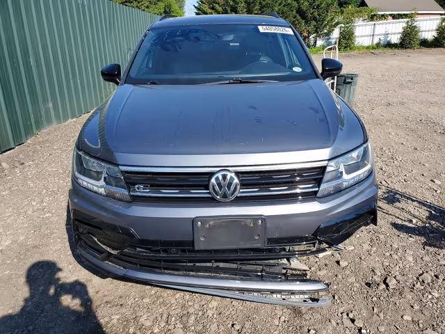 Volkswagen Tiguan - фото 5