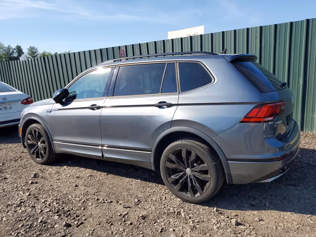 Volkswagen Tiguan - фото 3