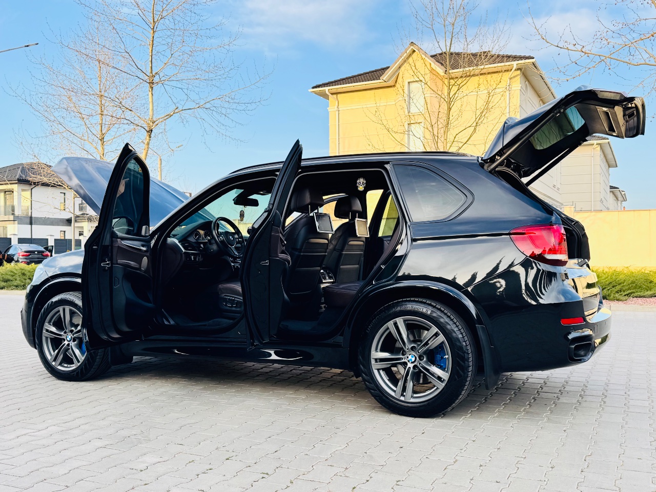 BMW X5 - фото 1