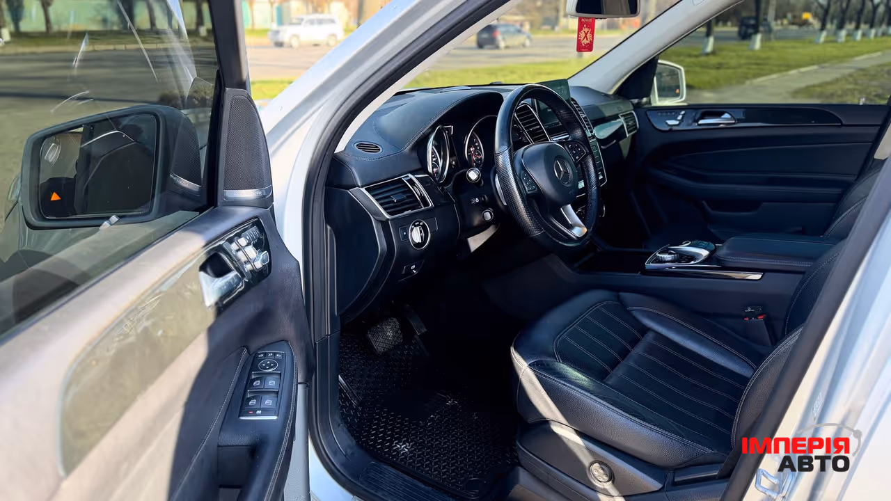 Mercedes-Benz GLS - фото 14
