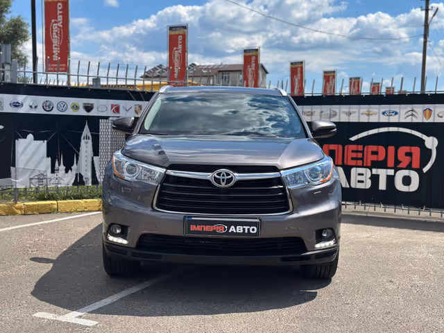 Toyota Highlander - фото 2