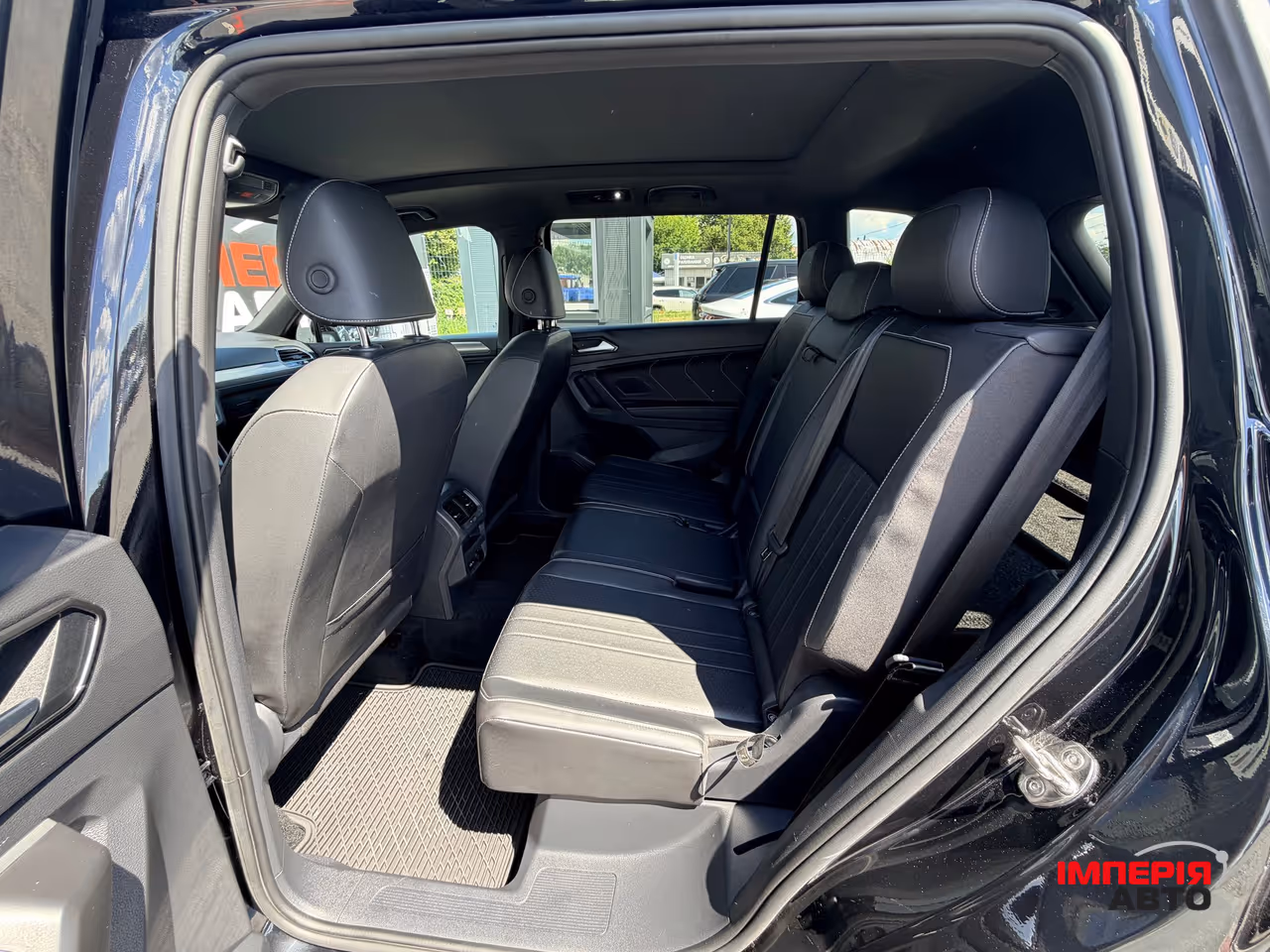 Volkswagen Tiguan - фото 9