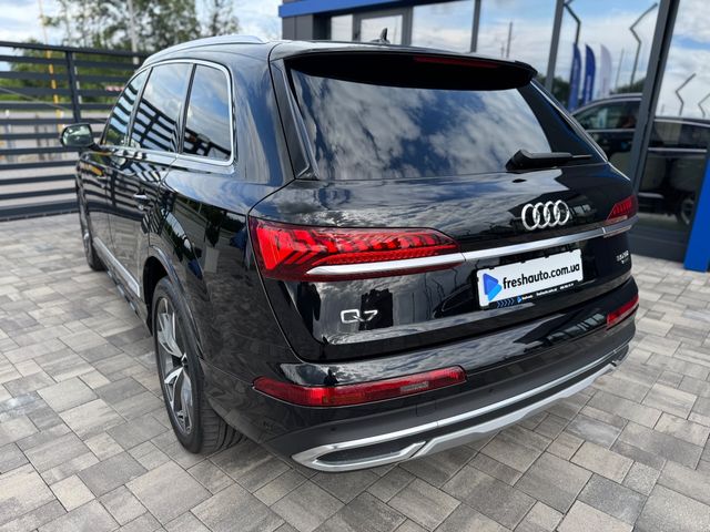 Audi Q7 - фото 2