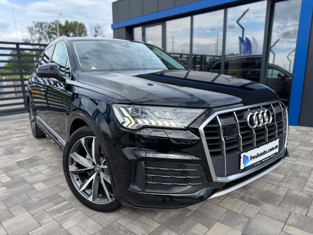 Audi Q7 - фото 1