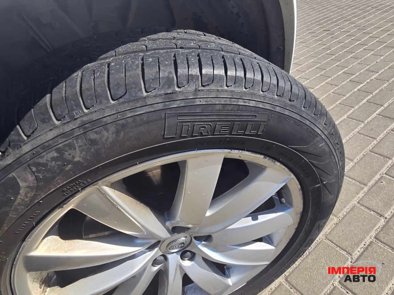 Volvo XC90 - фото 18