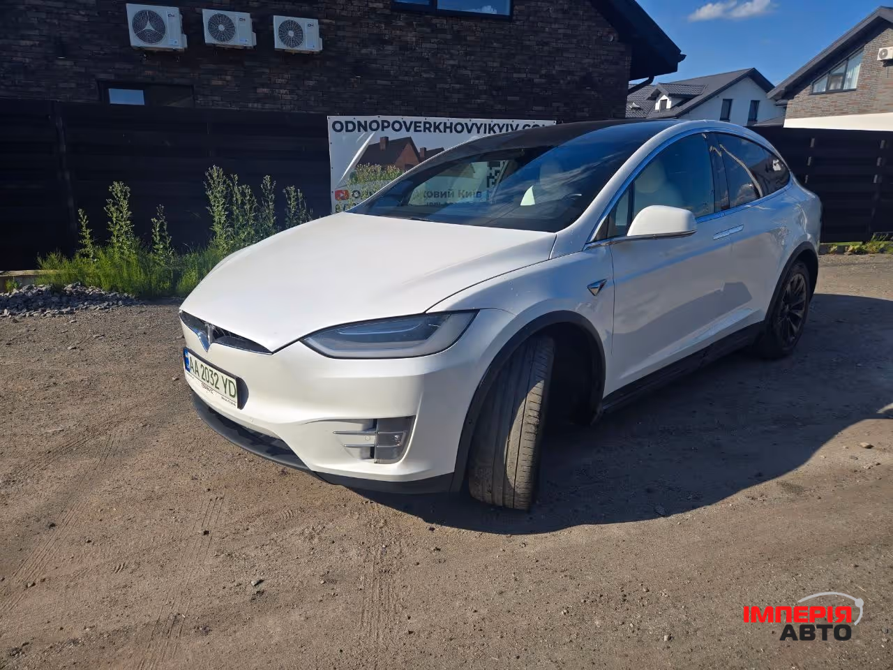 Tesla Model X - фото 2