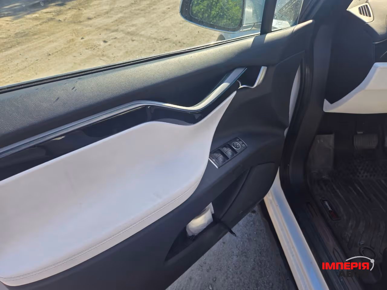 Tesla Model X - фото 16