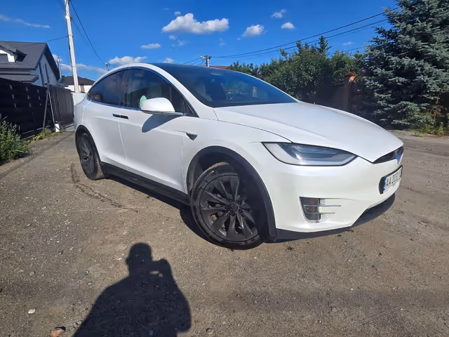 Tesla Model X - фото 5